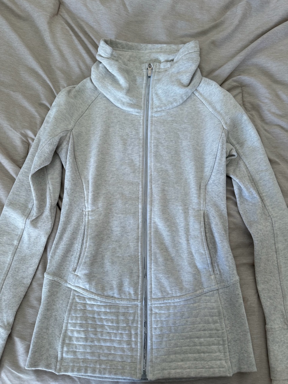 Lululemon women’s radiant jacket heathered light grey size 4